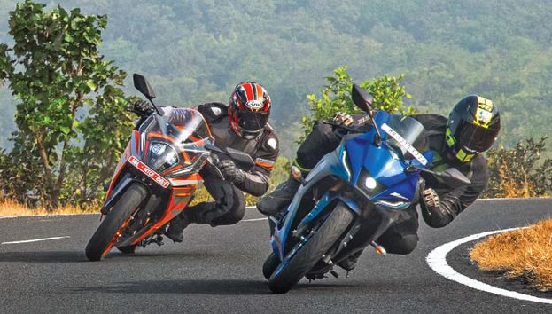 yahama r15 v4 vs ktm rc 200 v4